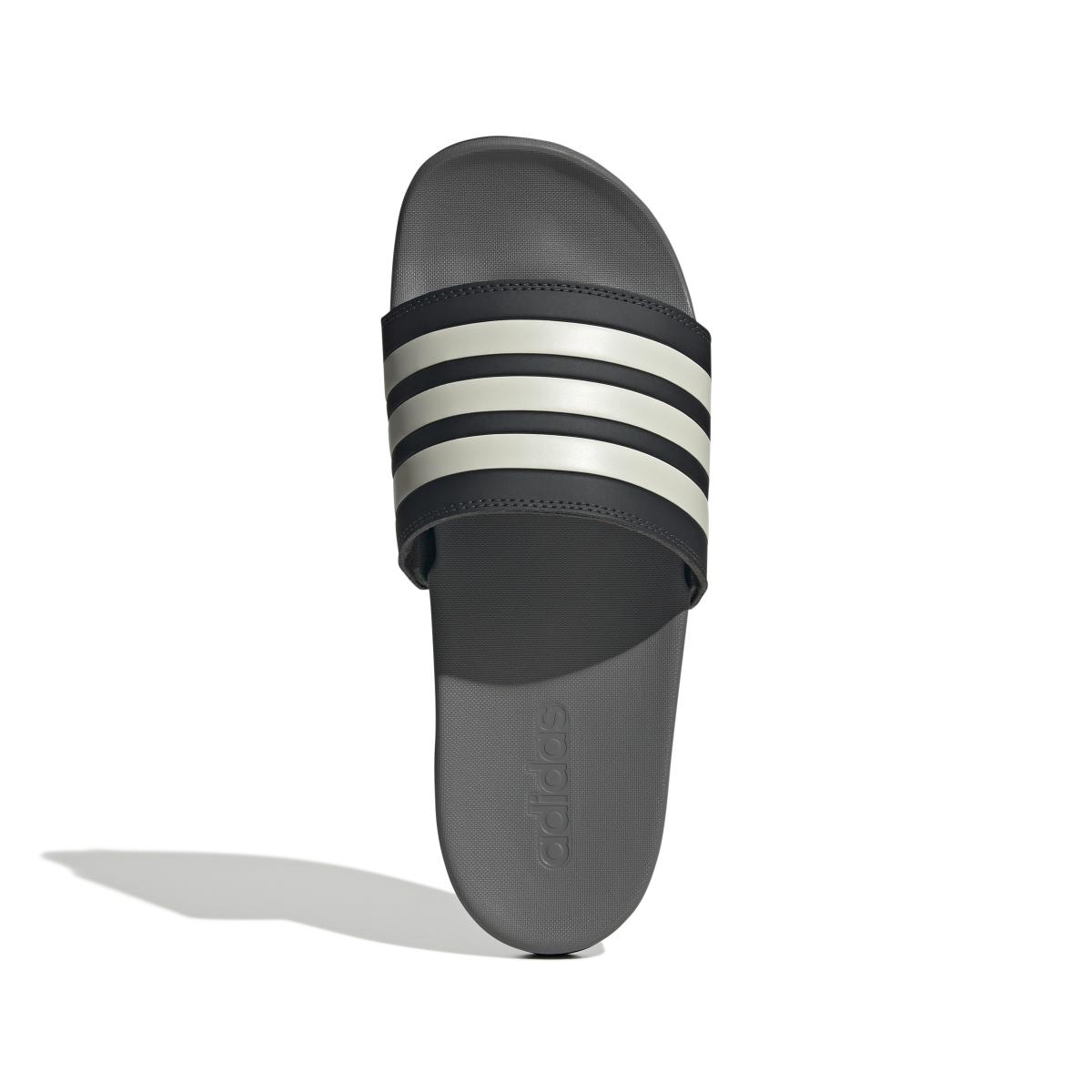 product/a/d/adidas_jp5734_3_footwear_photography_top_portrait_view_white-nw091625.jpg