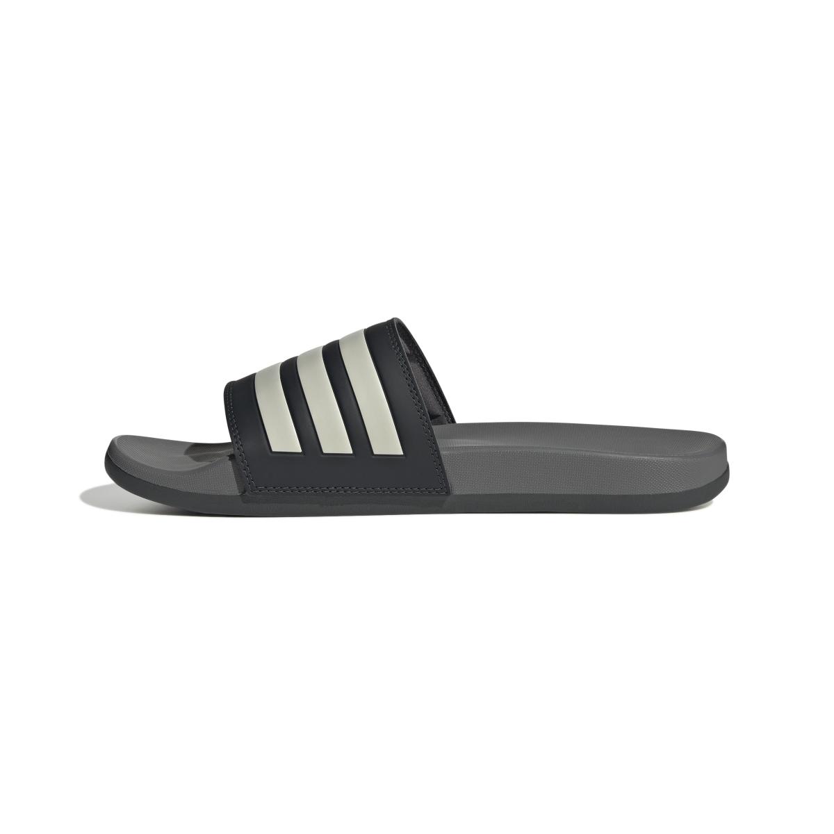 product/a/d/adidas_jp5734_5_footwear_photography_side_medial_center_view_white-nw091625.jpg