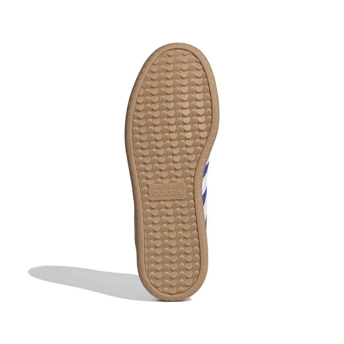 product/a/d/adidas_jp7099_4_footwear_photography_bottom_view_white-nw091625.jpg