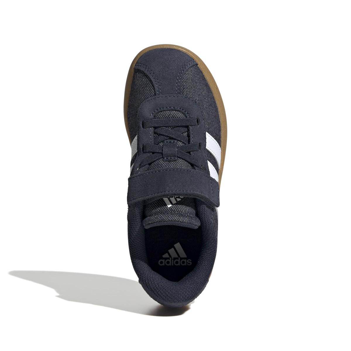 product/a/d/adidas_jp7833_3_footwear_photography_top_portrait_view_white.jpg