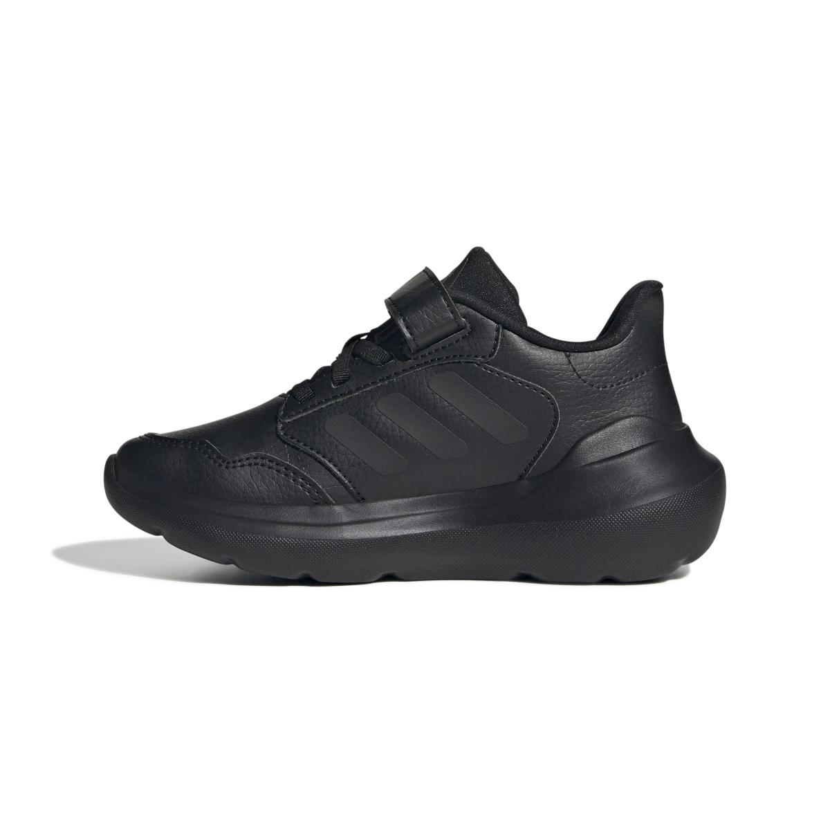 product/a/d/adidas_jp9643_5_footwear_photography_side_medial_center_view_white-nw091625.jpg
