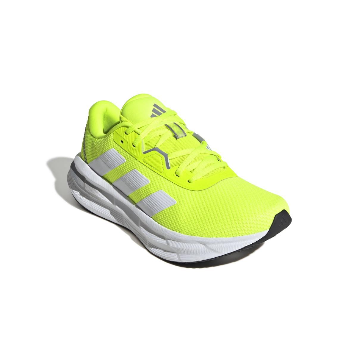 product/a/d/adidas_jq2624_6_footwear_photography_front_lateral_top_view_white-nw091625.jpg