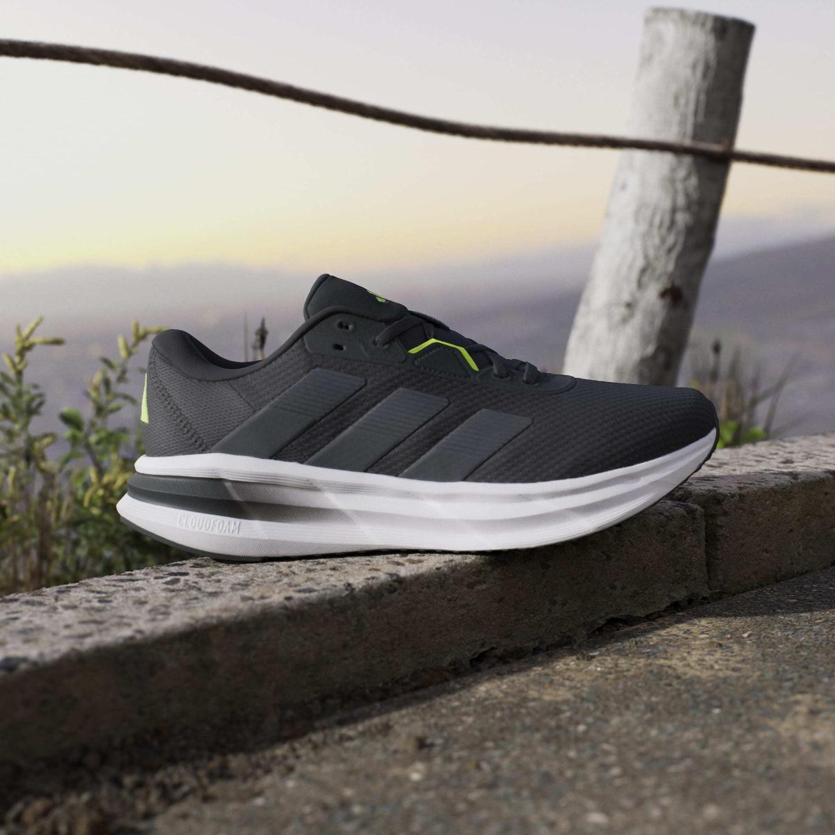 product/a/d/adidas_jq2625_14_footwear_photography_heromrktng_view_3-nw091625.jpg