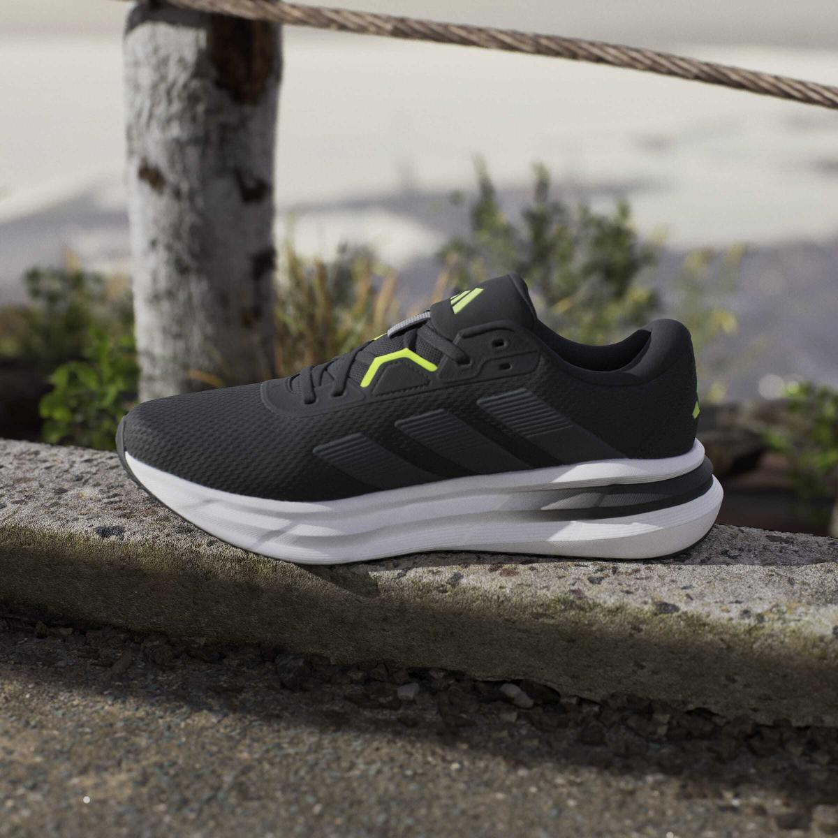 product/a/d/adidas_jq2625_18_footwear_photography_heromrktng_view_7-nw091625.jpg