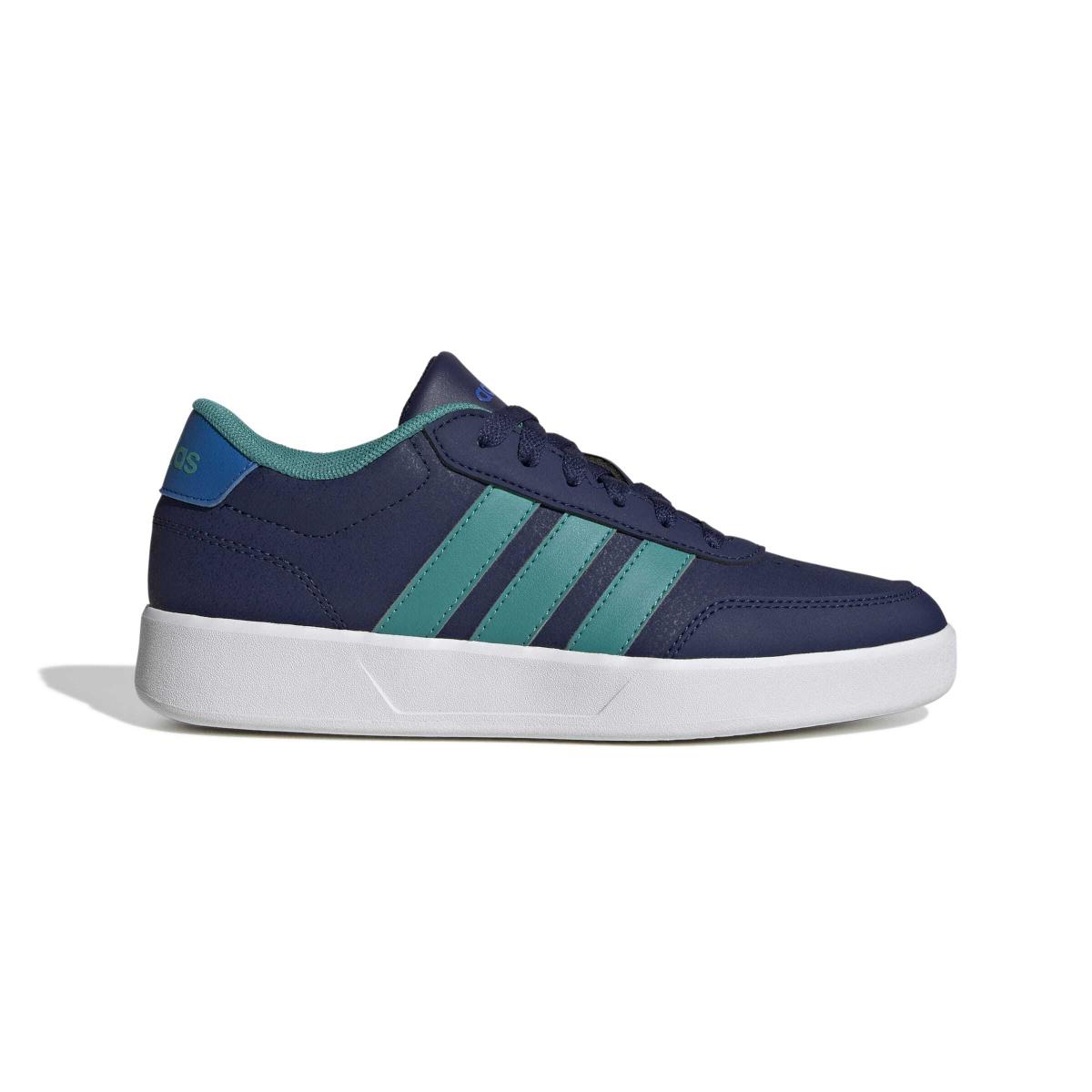 product/a/d/adidas_jq3041_1_footwear_photography_side_lateral_center_view_white-nw091625.jpg