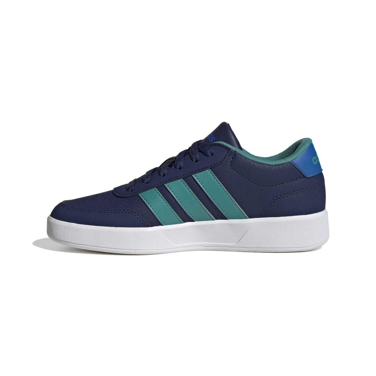 product/a/d/adidas_jq3041_5_footwear_photography_side_medial_center_view_white-nw091625.jpg