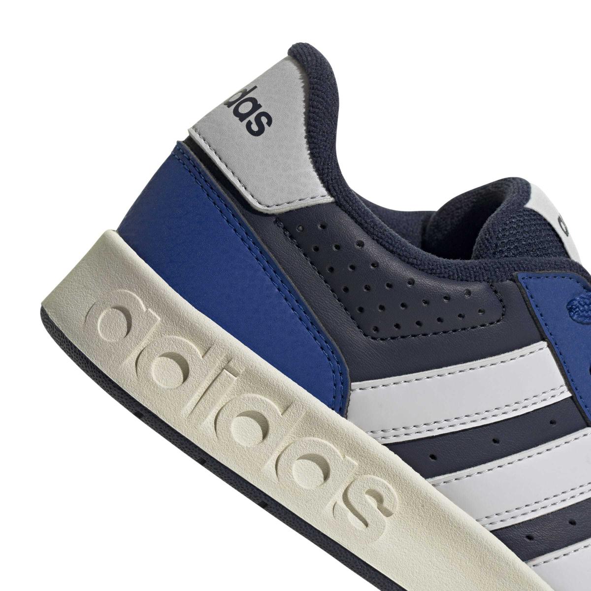 product/a/d/adidas_jq3062_8_footwear_photography_detail_view_1_white-nw091625.jpg