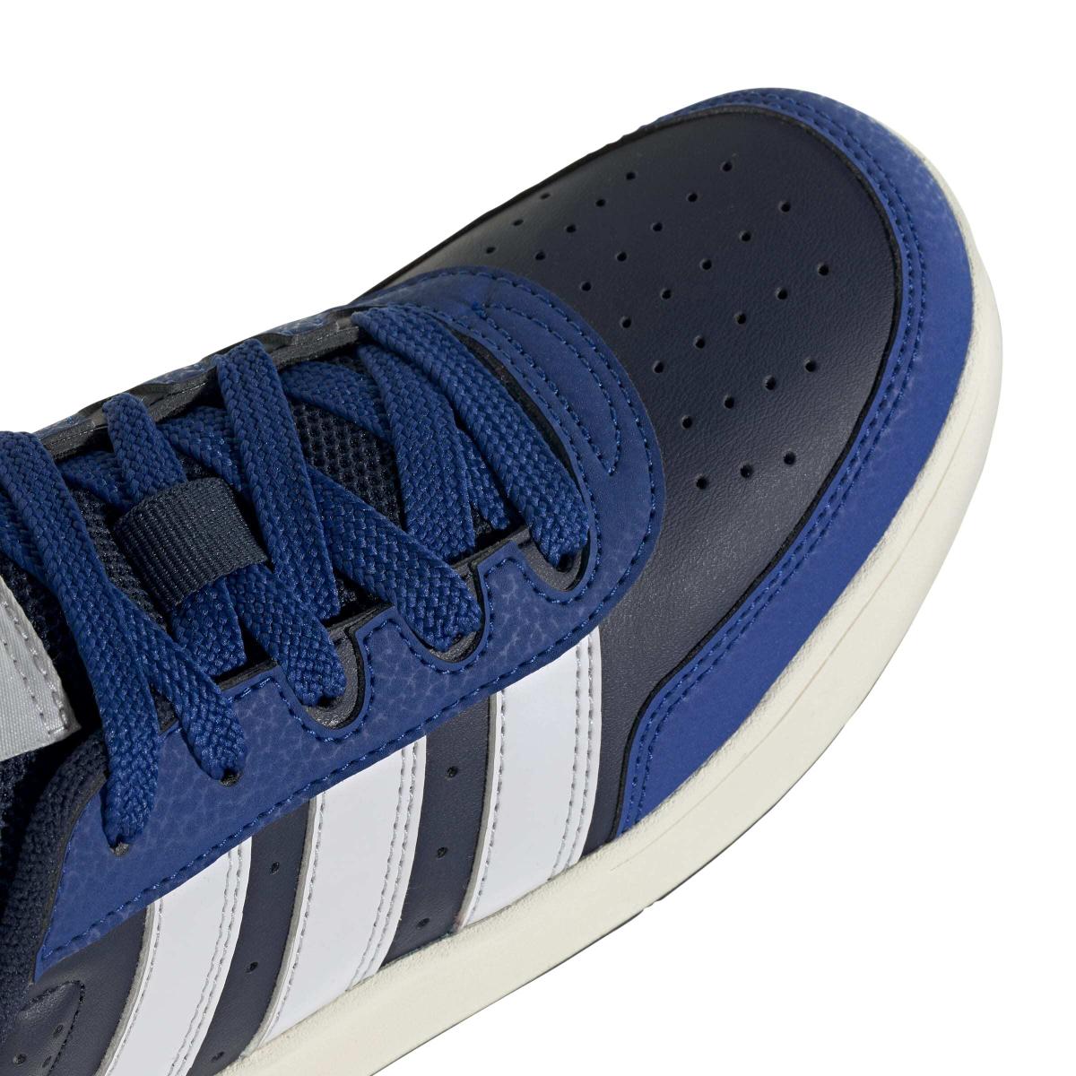 product/a/d/adidas_jq3062_9_footwear_photography_detail_view_2_white-nw091625.jpg