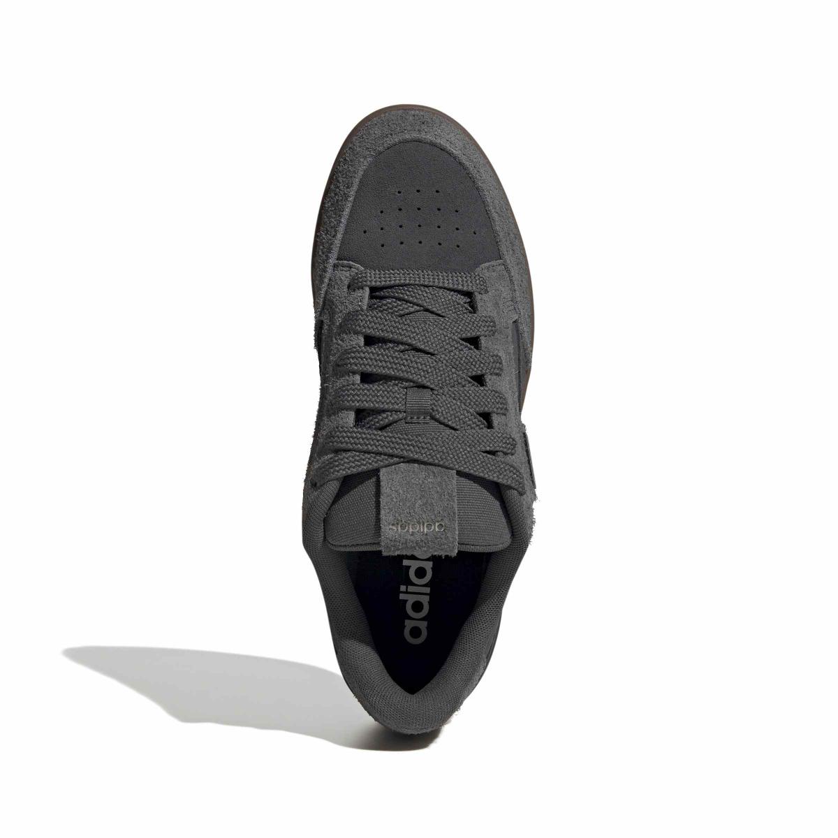 product/a/d/adidas_jq5652_3_footwear_photography_top_portrait_view_white-nw091625.jpg