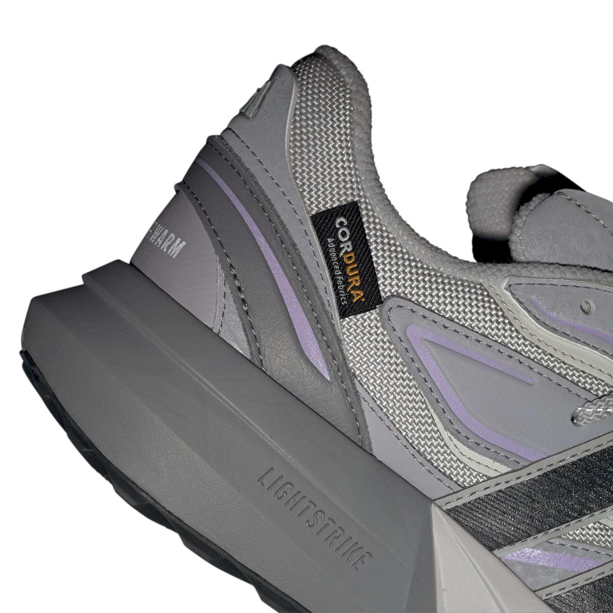 product/a/d/adidas_jq6005_13_footwear_photography_reflective_detail_white-nw091625.jpg
