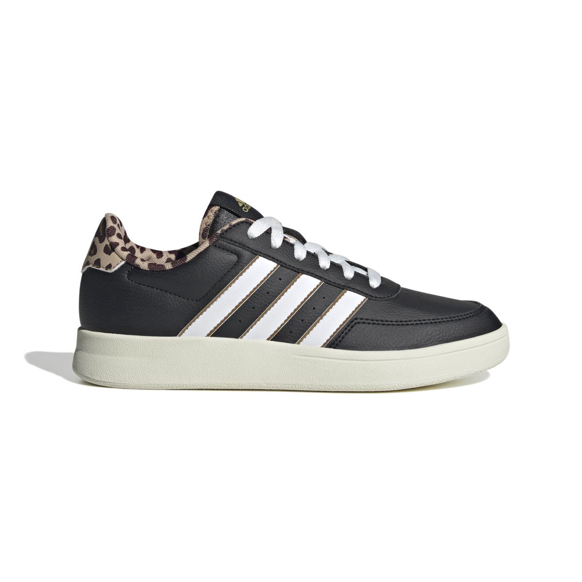 product/a/d/adidas_jq7412_1_footwear_photography_side_lateral_center_view_white-nw091625.jpg
