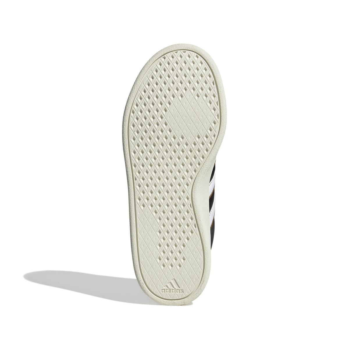 product/a/d/adidas_jq7412_4_footwear_photography_bottom_view_white-nw091625.jpg
