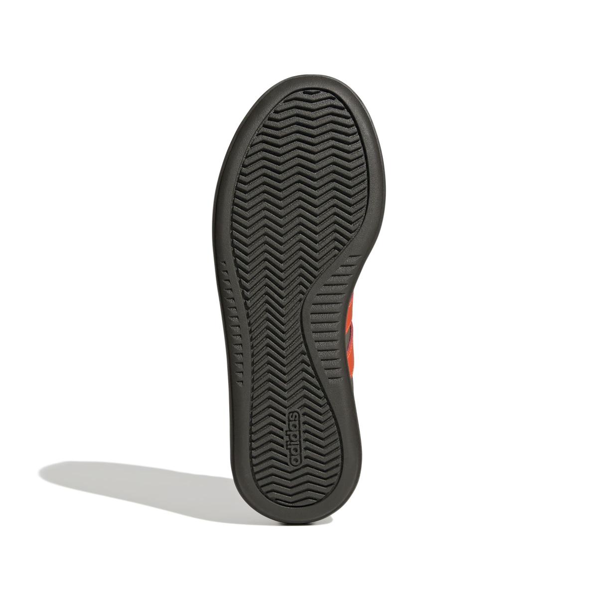 product/a/d/adidas_jq8853_4_footwear_photography_bottom_view_white-nw091625.jpg