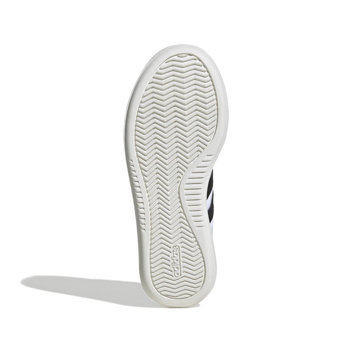 product/a/d/adidas_jq8854_4_footwear_photography_bottom_view_white-nw091625.jpg