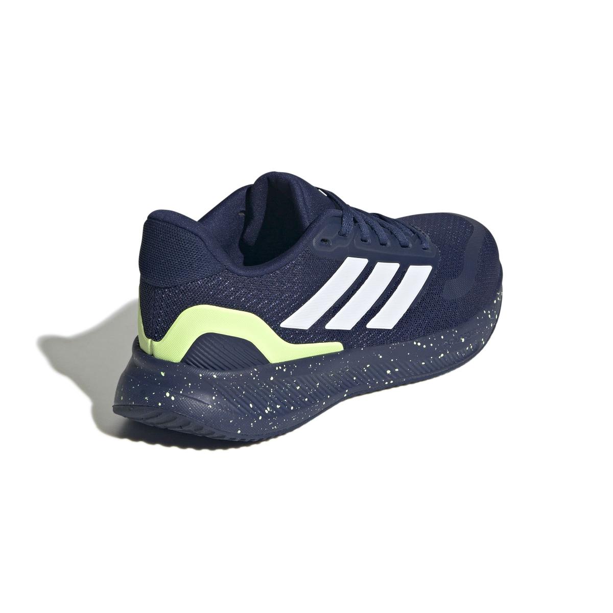 product/a/d/adidas_jq9781_7_footwear_photography_back_lateral_top_view_white-nw091625.jpg