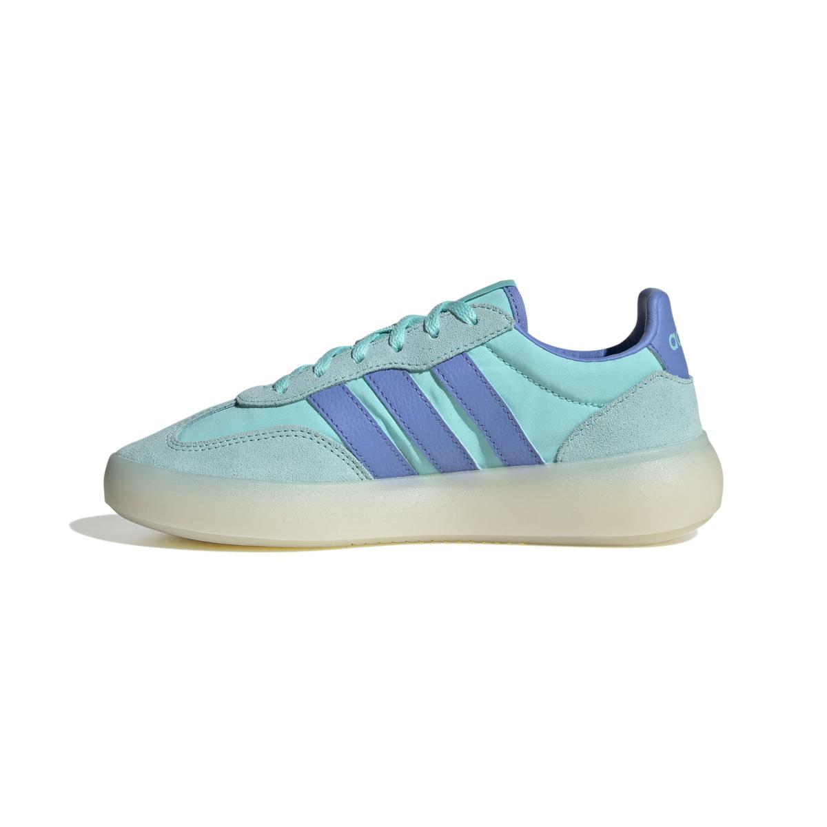 product/a/d/adidas_jr0758_5_footwear_photography_side_medial_center_view_white-nw091625.jpg