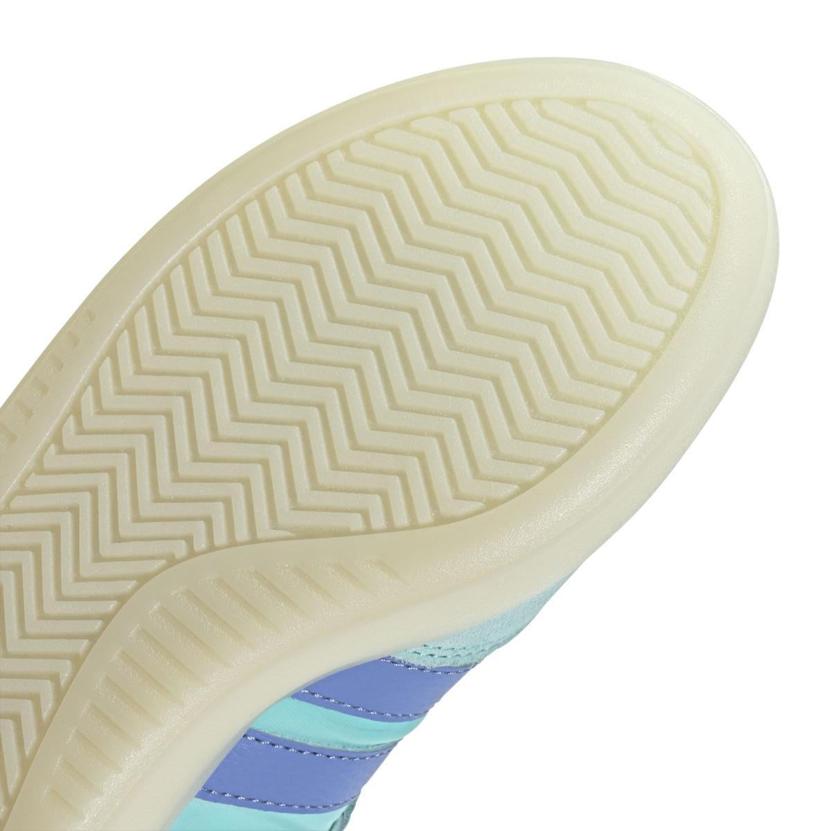 product/a/d/adidas_jr0758_8_footwear_photography_detail_view_1_white-nw091625.jpg