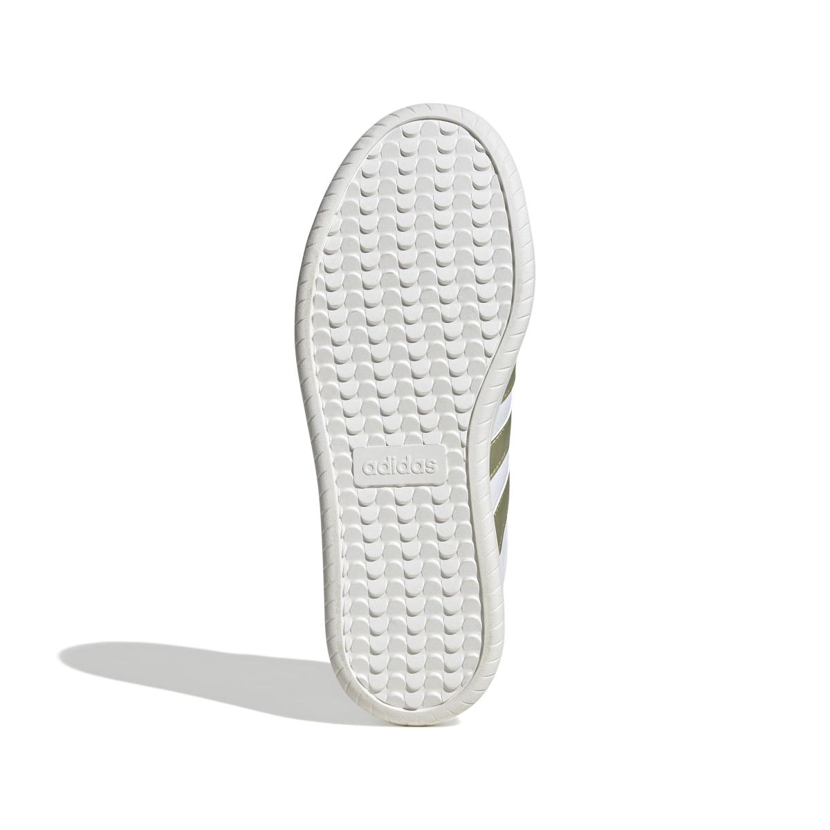 product/a/d/adidas_jr1191_4_footwear_photography_bottom_view_white-nw091625.jpg