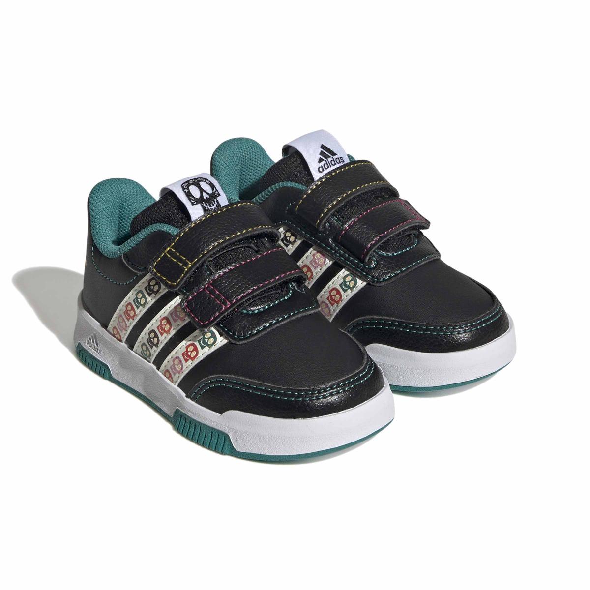 product/a/d/adidas_jr8129_10_footwear_photography_pair_view_white-nw091725.jpg