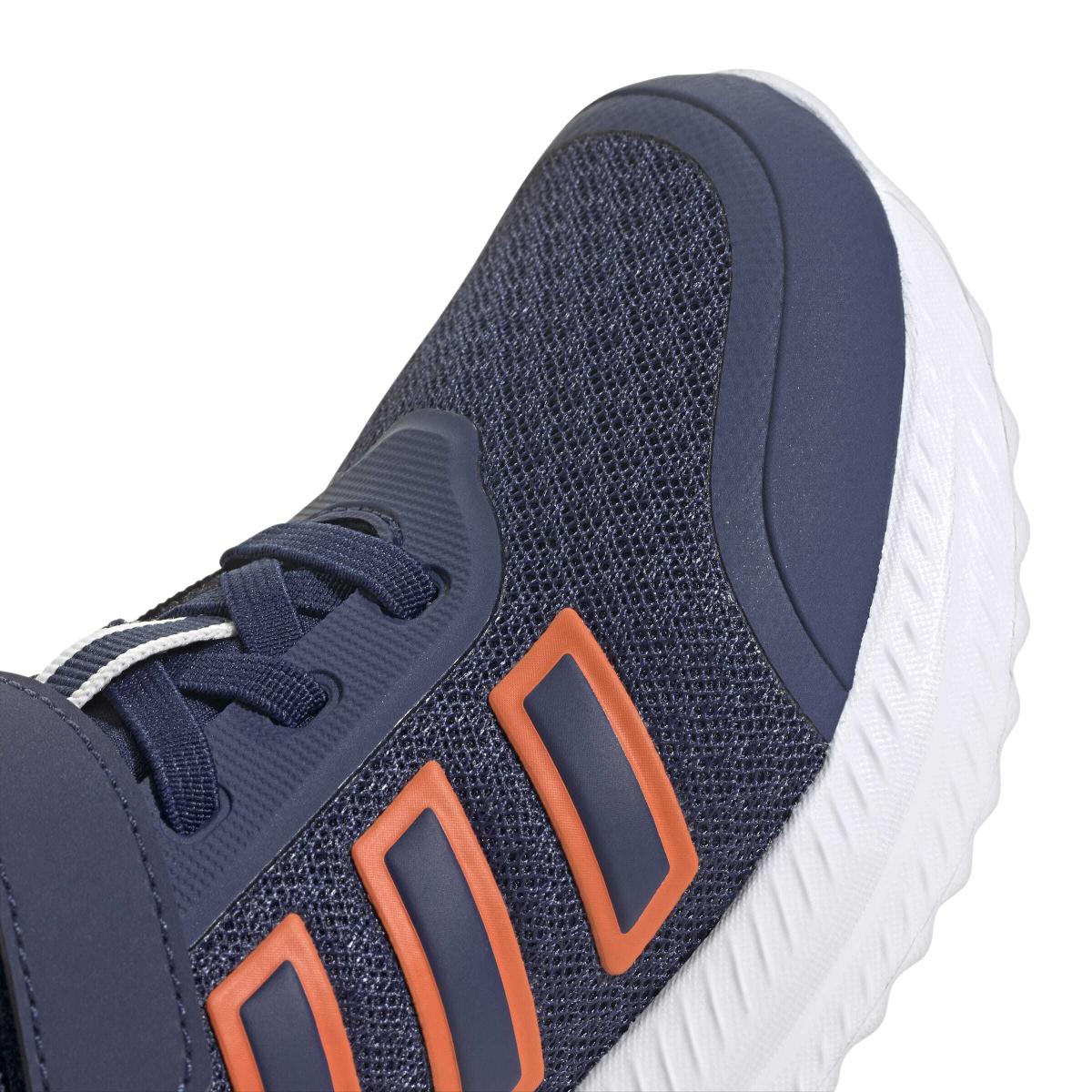 product/a/d/adidas_js0672_8_footwear_photography_detail_view_1_white-nw091725.jpg