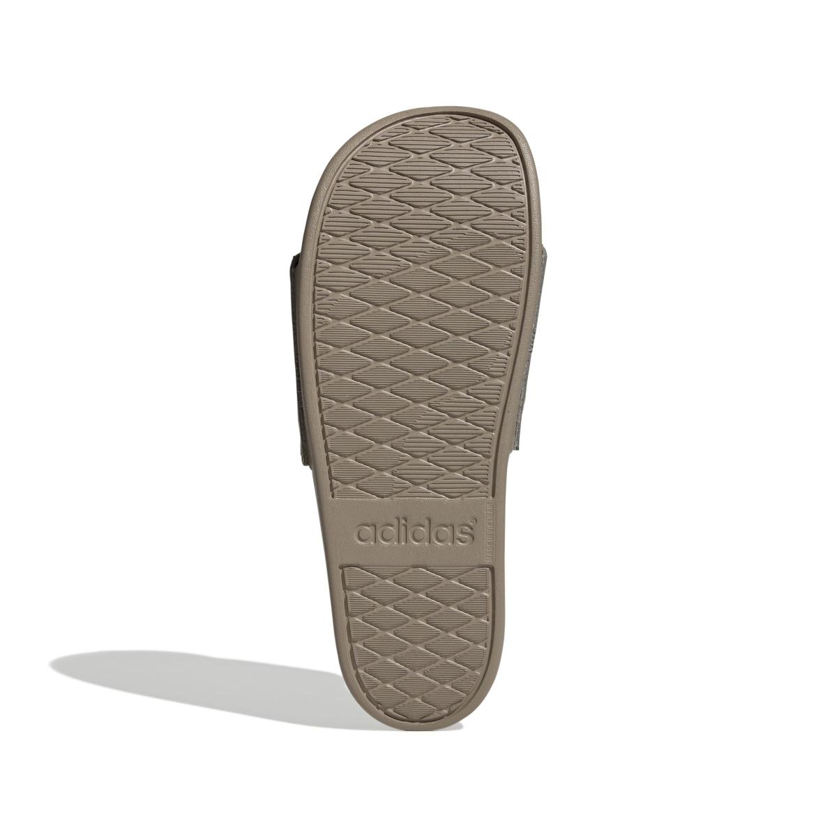 product/a/d/adidas_js1138_4_footwear_photography_bottom_view_white-nw091725.jpg