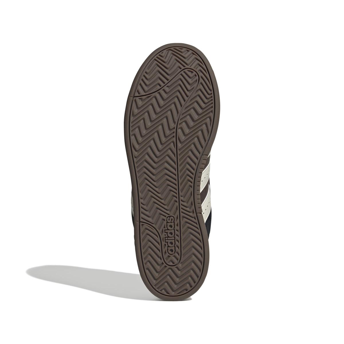 product/a/d/adidas_js1829_4_footwear_photography_bottom_view_white-nw091725.jpg