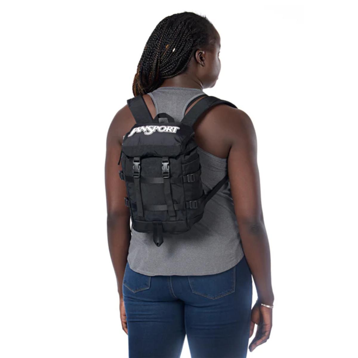 product/e/a/eastpak_ek0a5bjyn55_black_11.jpg