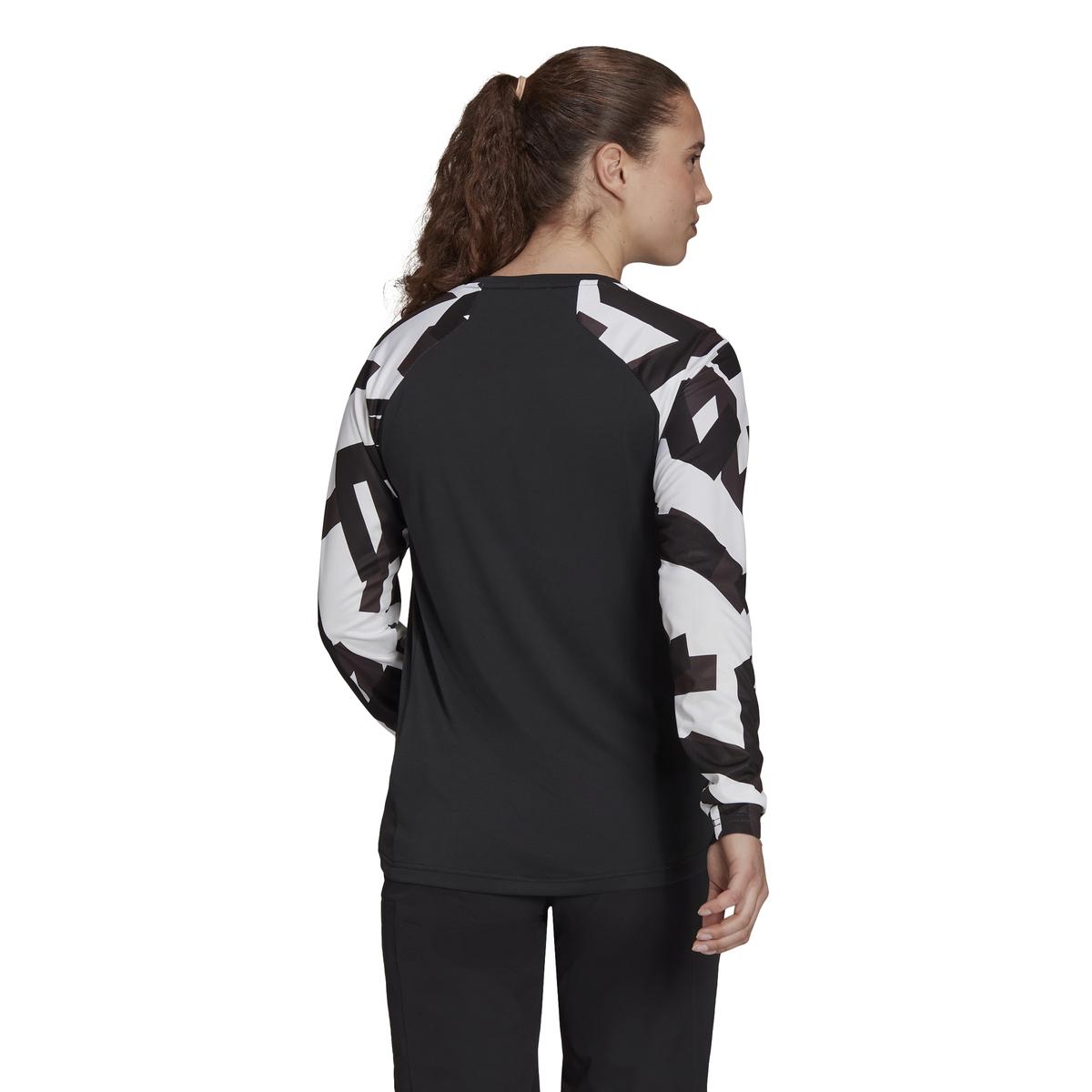 product/g/m/gm4569_app_on-model_back_white.jpg