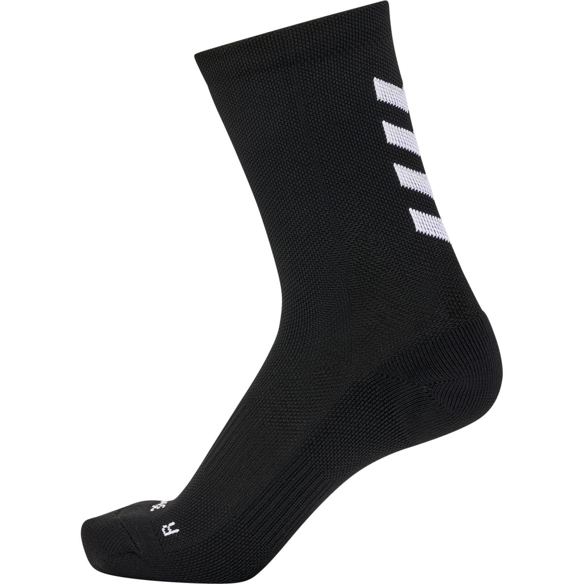 product/h/u/hummel_226911-2114_black-white_2.jpg