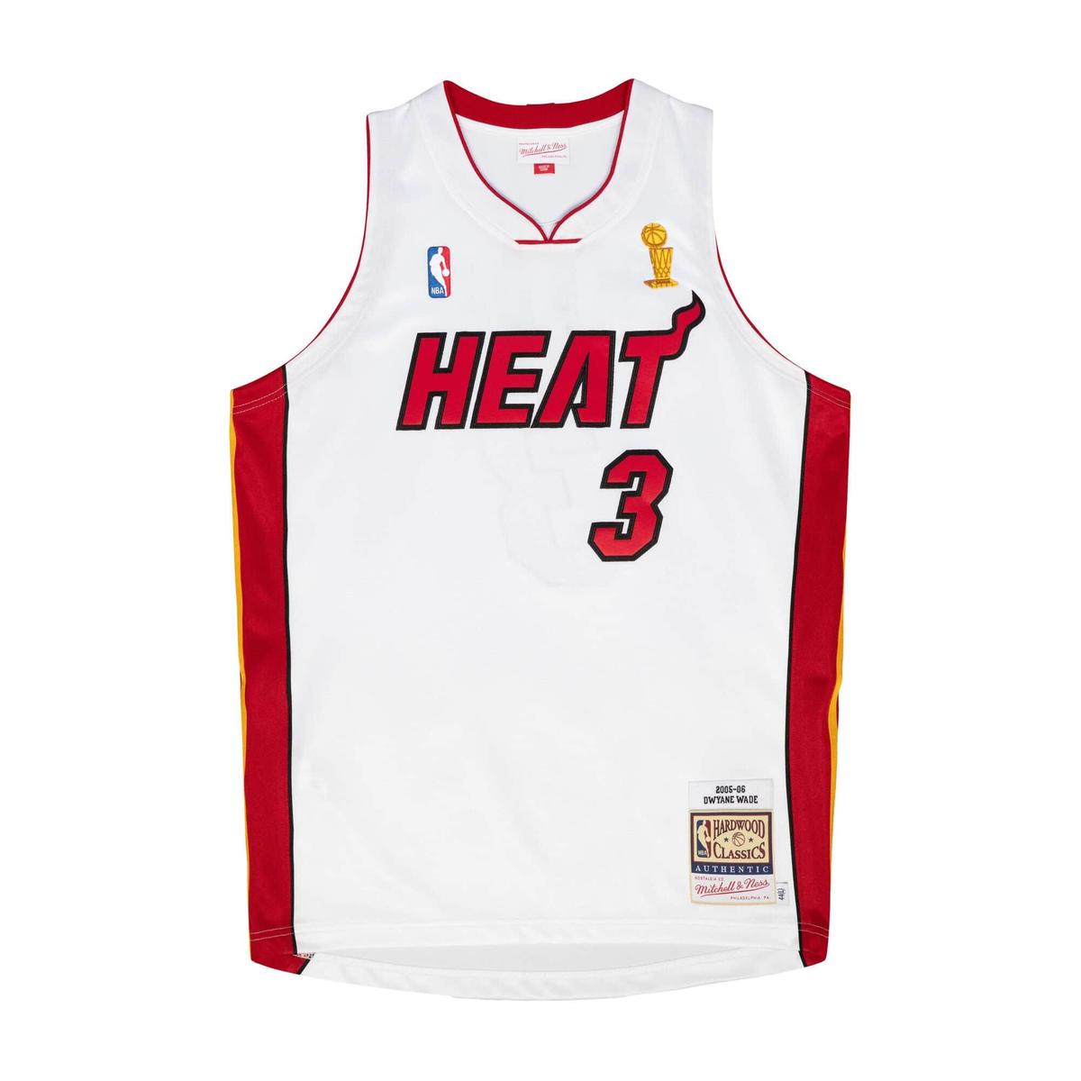 product/m/i/mitchell-ness_ajy44169-mhe05dwawhit_0.jpg