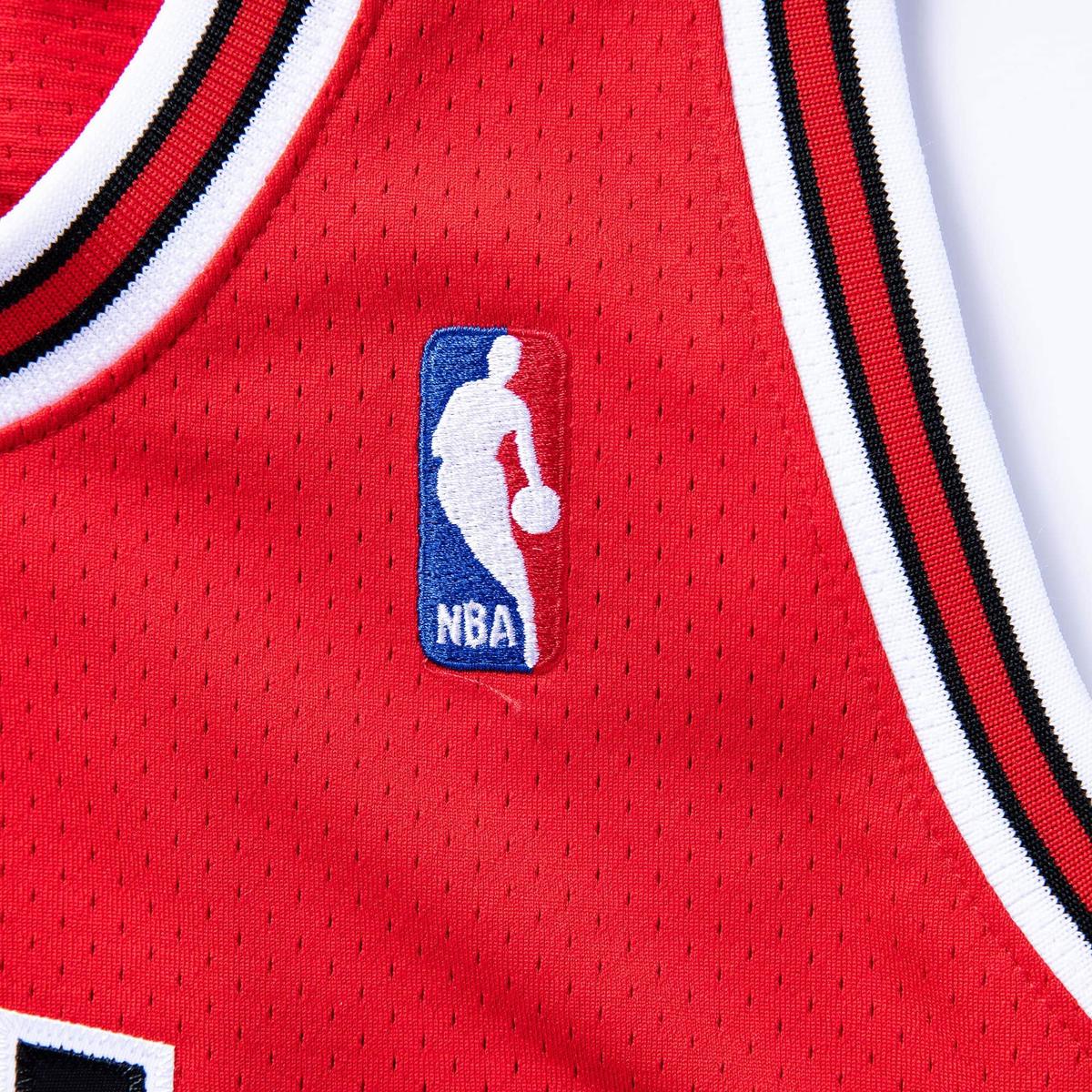 product/m/i/mitchell-ness_ajy4gs18079-cbuscar97spi_red_4.jpg