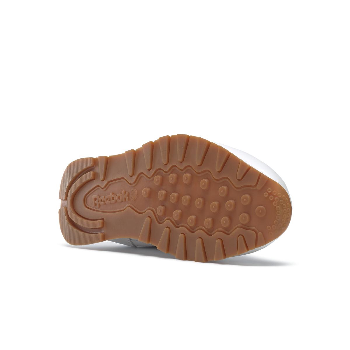 product/r/e/reebok-classics_49799_4_footwear_photography_bottom_view_white_000.jpg
