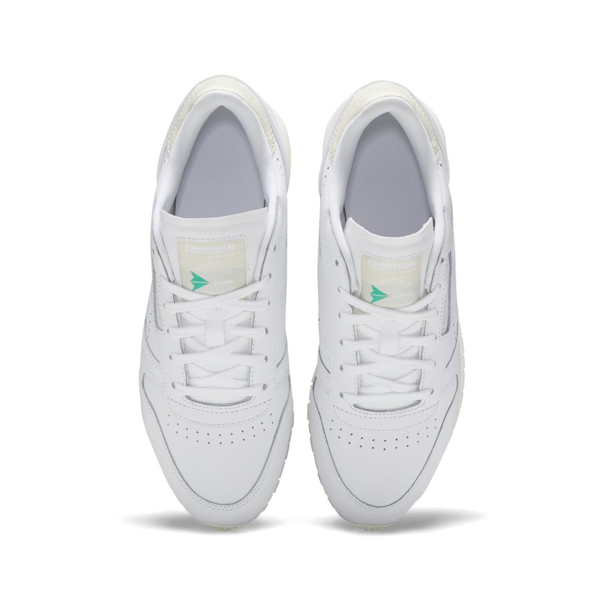 product/r/e/reebok-classics_fv1078_2_footwear_photography_top_portrait_view_white_000.jpg
