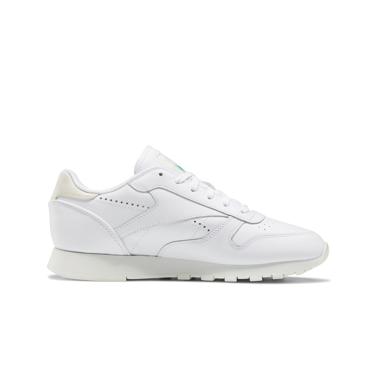 product/r/e/reebok-classics_fv1078_4_footwear_photography_side_medial_center_view_white_000.jpg