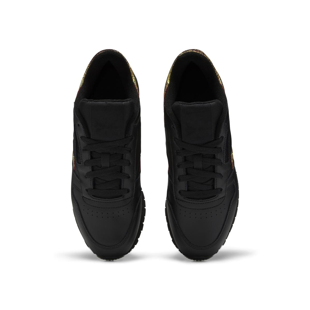 product/r/e/reebok-classics_fw6164_2_footwear_photography_top_portrait_view_white_000.jpg