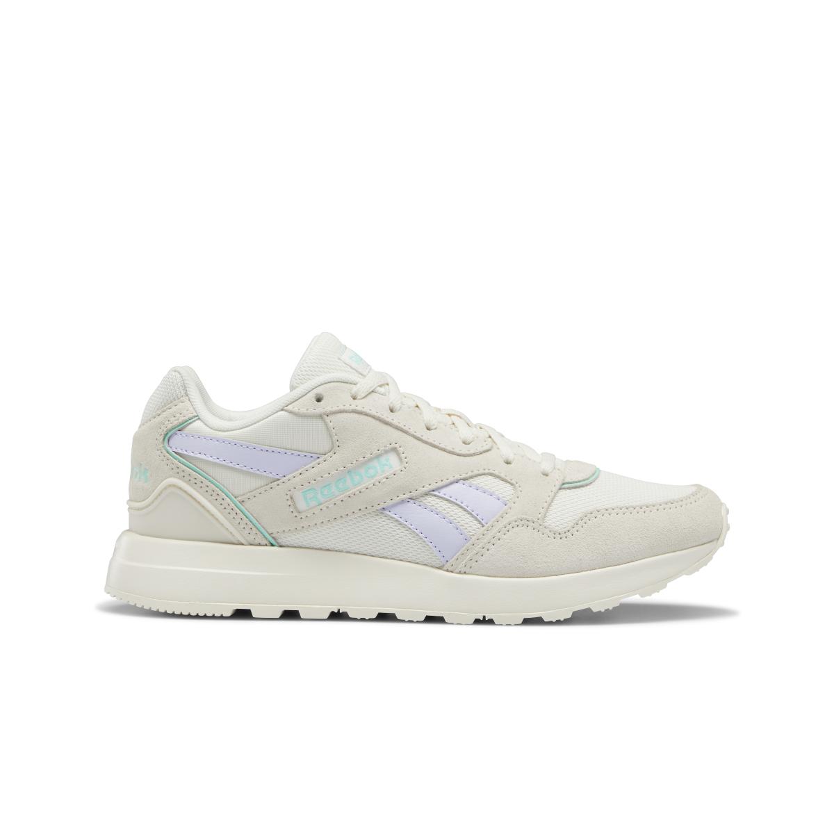 product/r/e/reebok_gv6957_1_footwear_photography_side_lateral_center_view_white_000.jpg