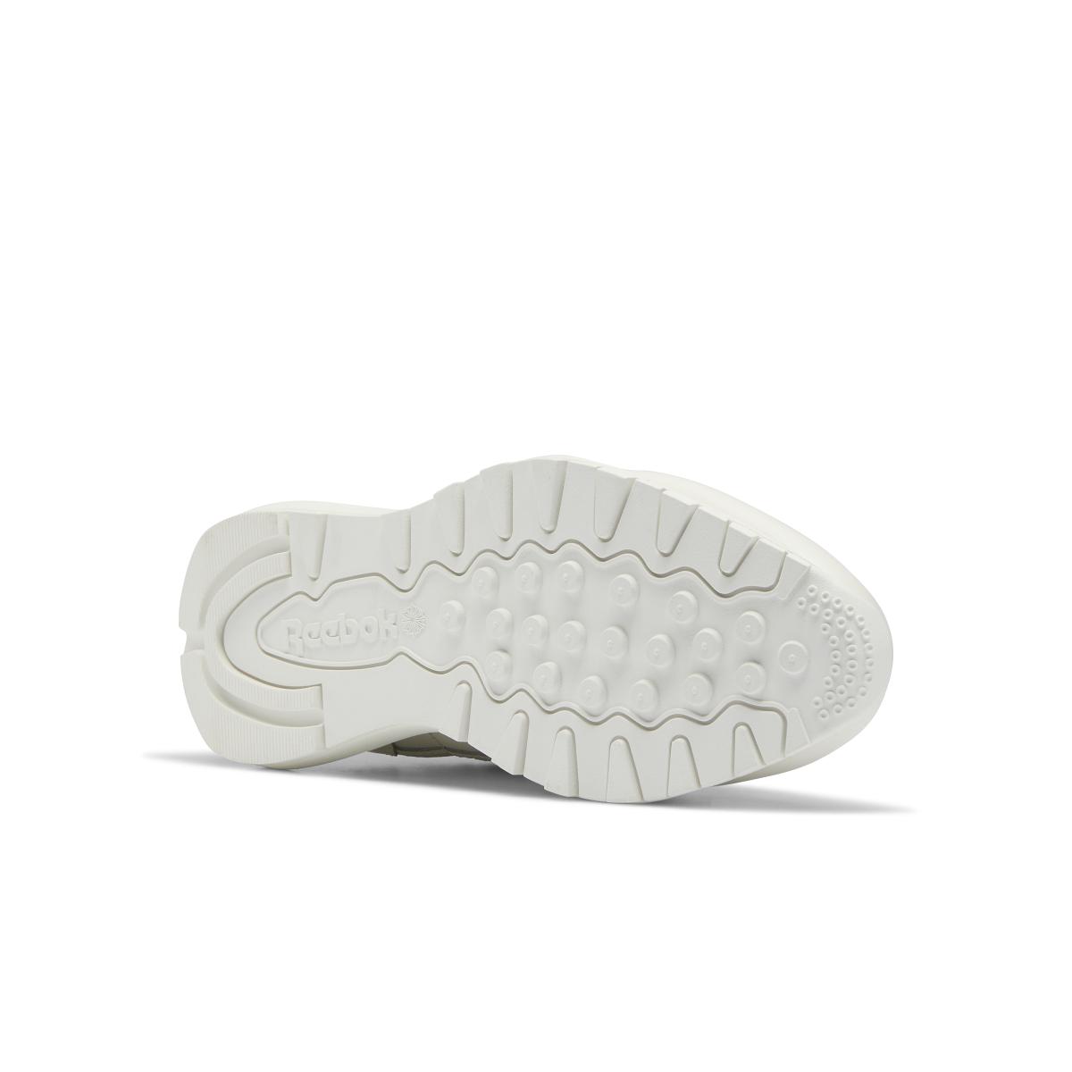 product/r/e/reebok_gx8690_3_footwear_photography_bottom_view_white.jpg