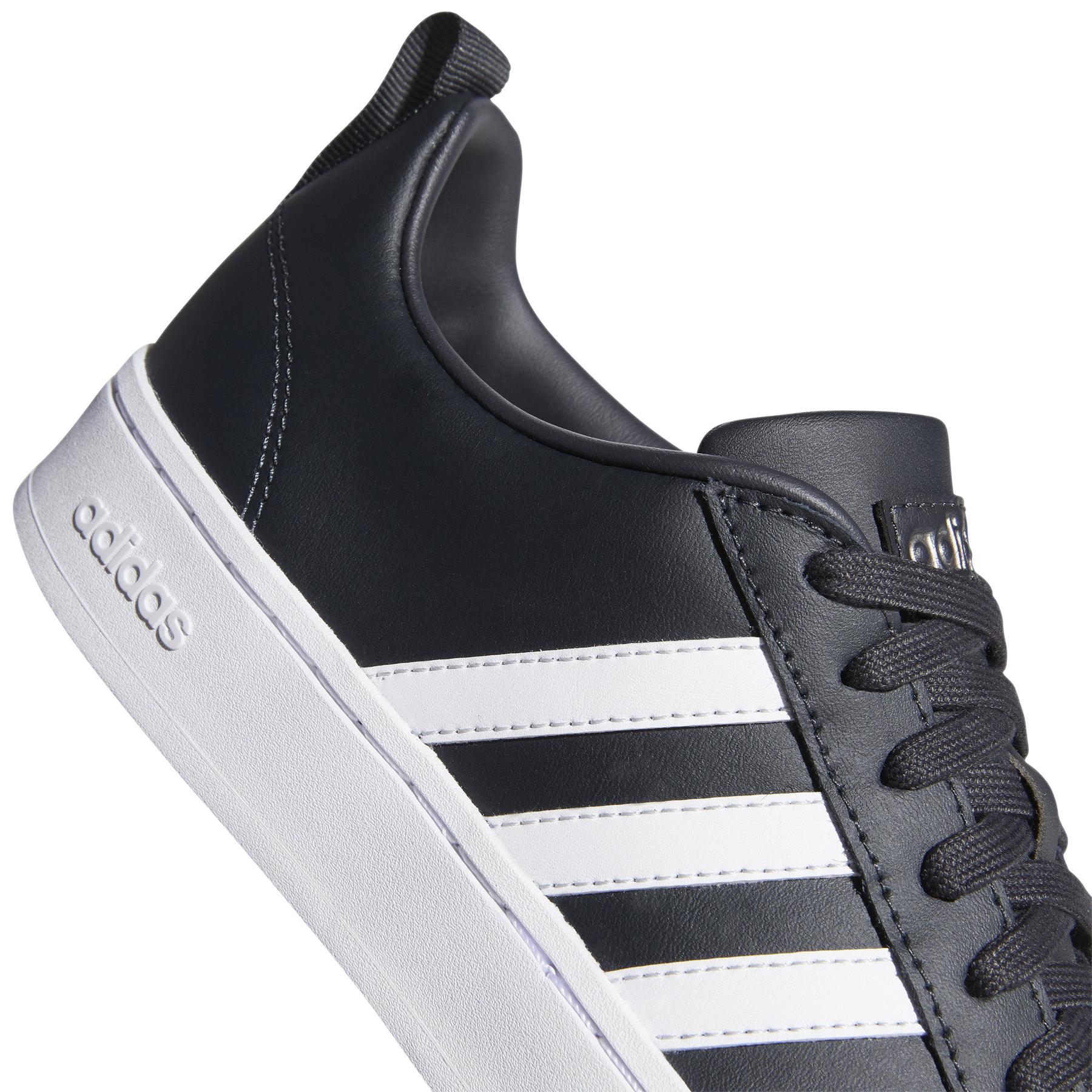 product/2/0/2025_08_adidas_gw5494_8_footwear_photography_detail_view_1_white.jpg