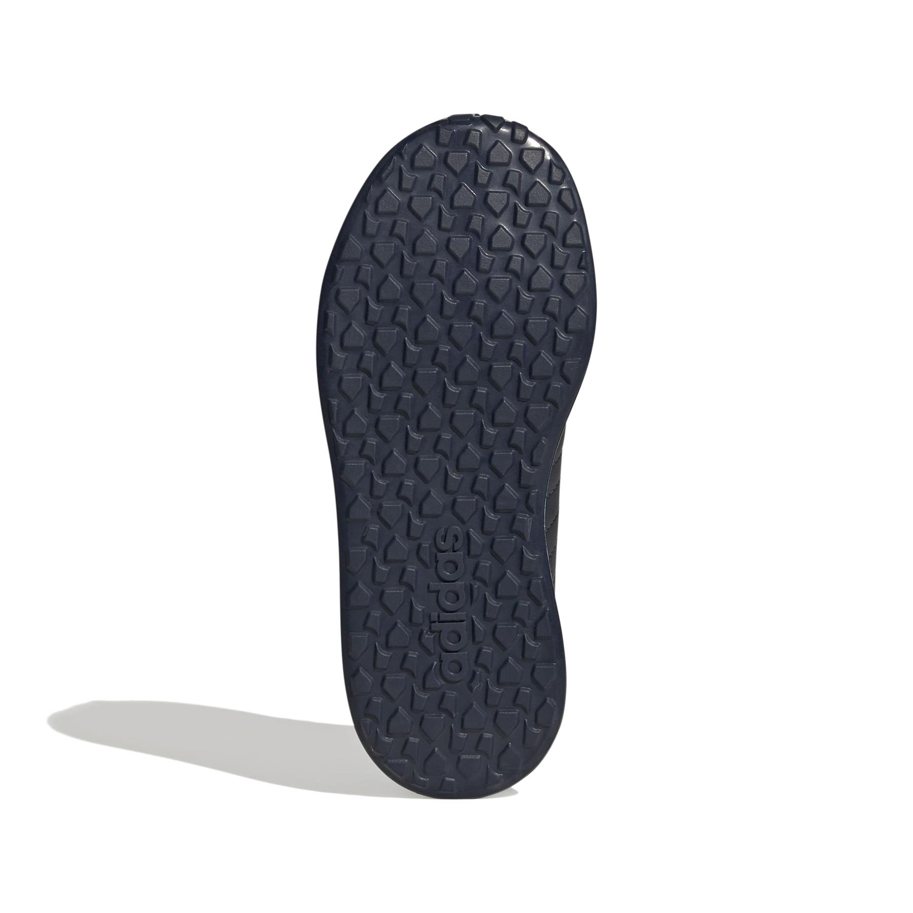 product/2/0/2025_08_adidas_gw6621_4_footwear_photography_bottom_view_white.jpg