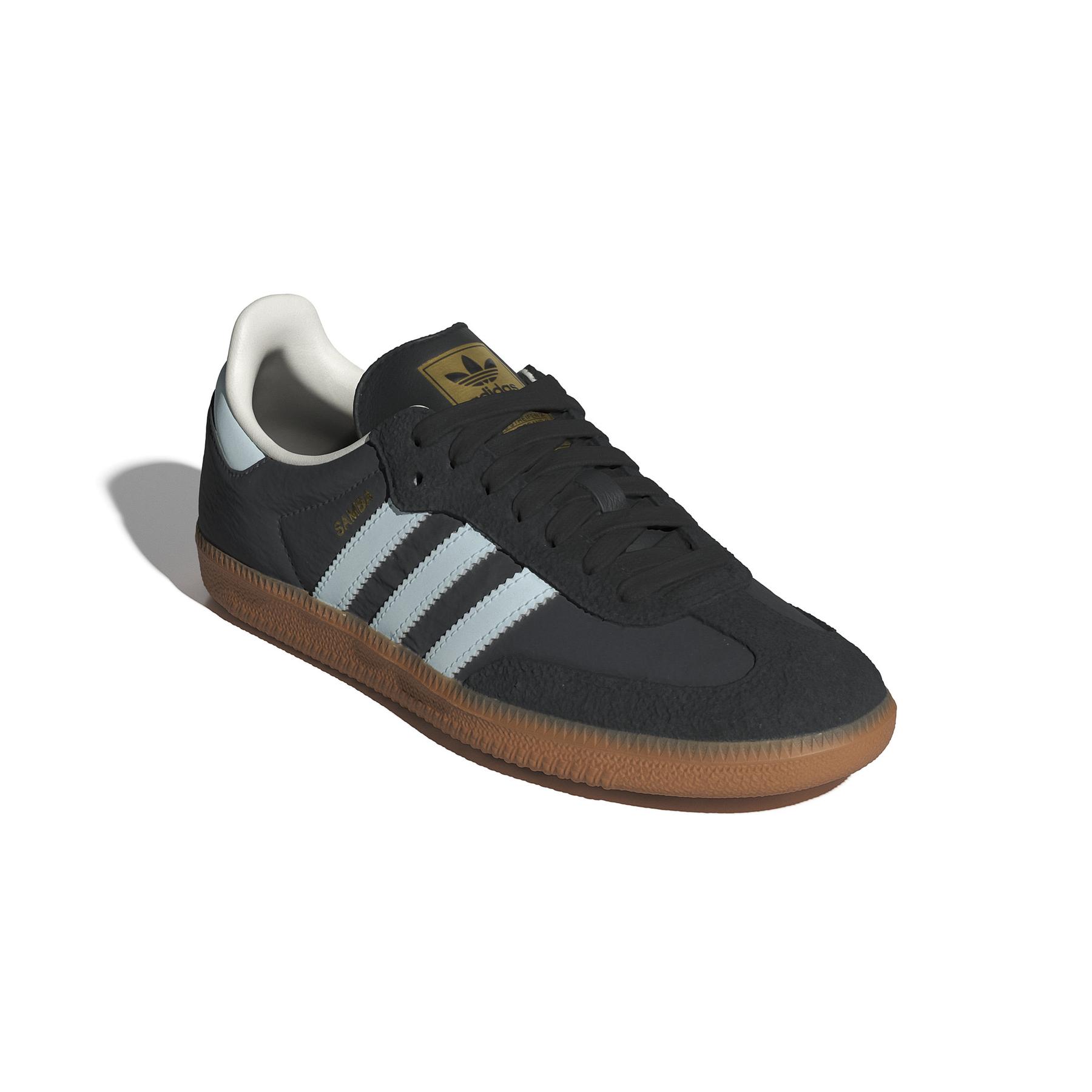 product/2/0/2025_08_adidas_id0493_6_footwear_photography_front_lateral_top_view_white.jpg