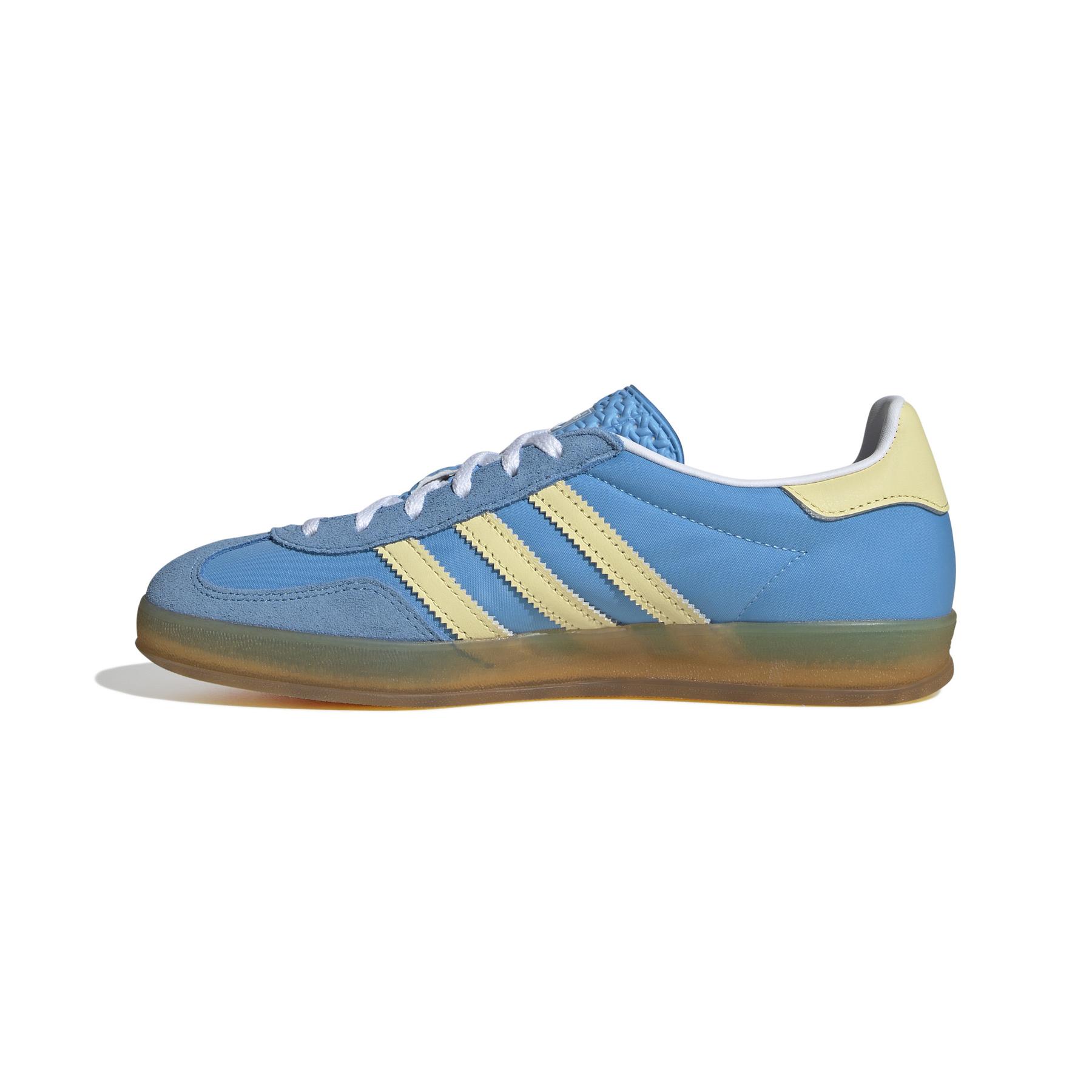 product/2/0/2025_08_adidas_ie2960_5_footwear_photography_side_medial_center_view_white.jpg