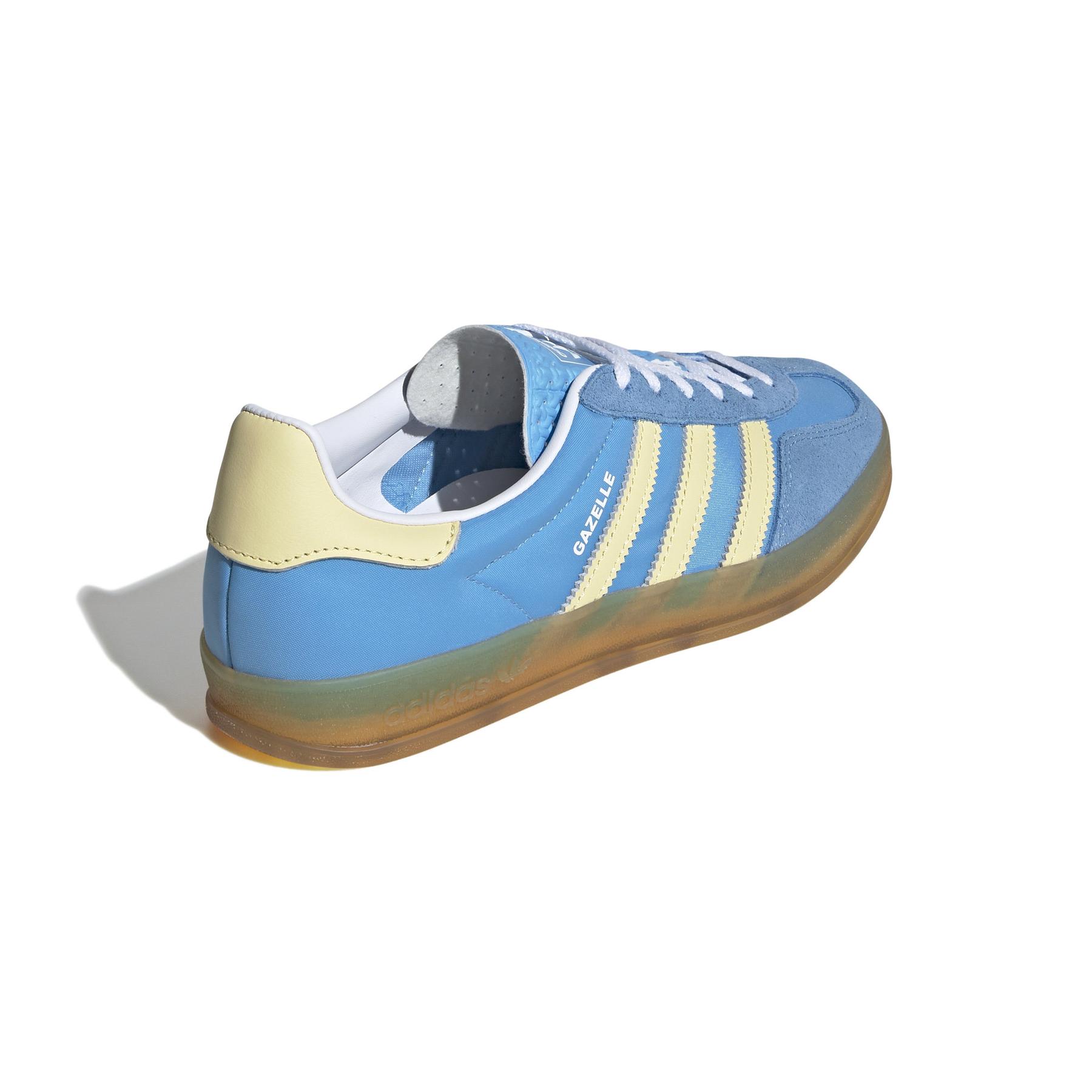 product/2/0/2025_08_adidas_ie2960_7_footwear_photography_back_lateral_top_view_white.jpg
