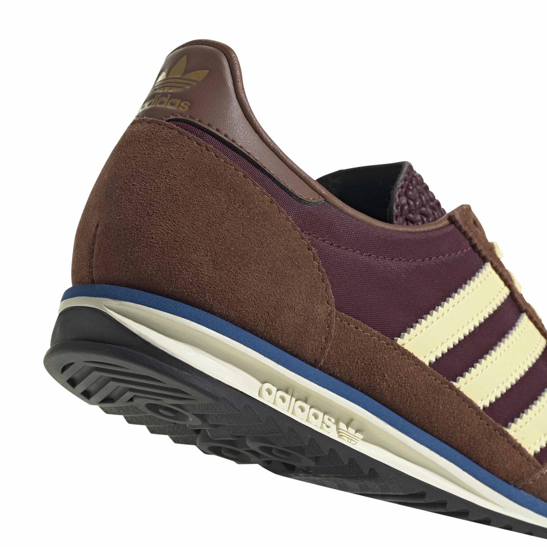 product/2/0/2025_08_adidas_ie3425_9_footwear_photography_detail_view_2_white.jpg