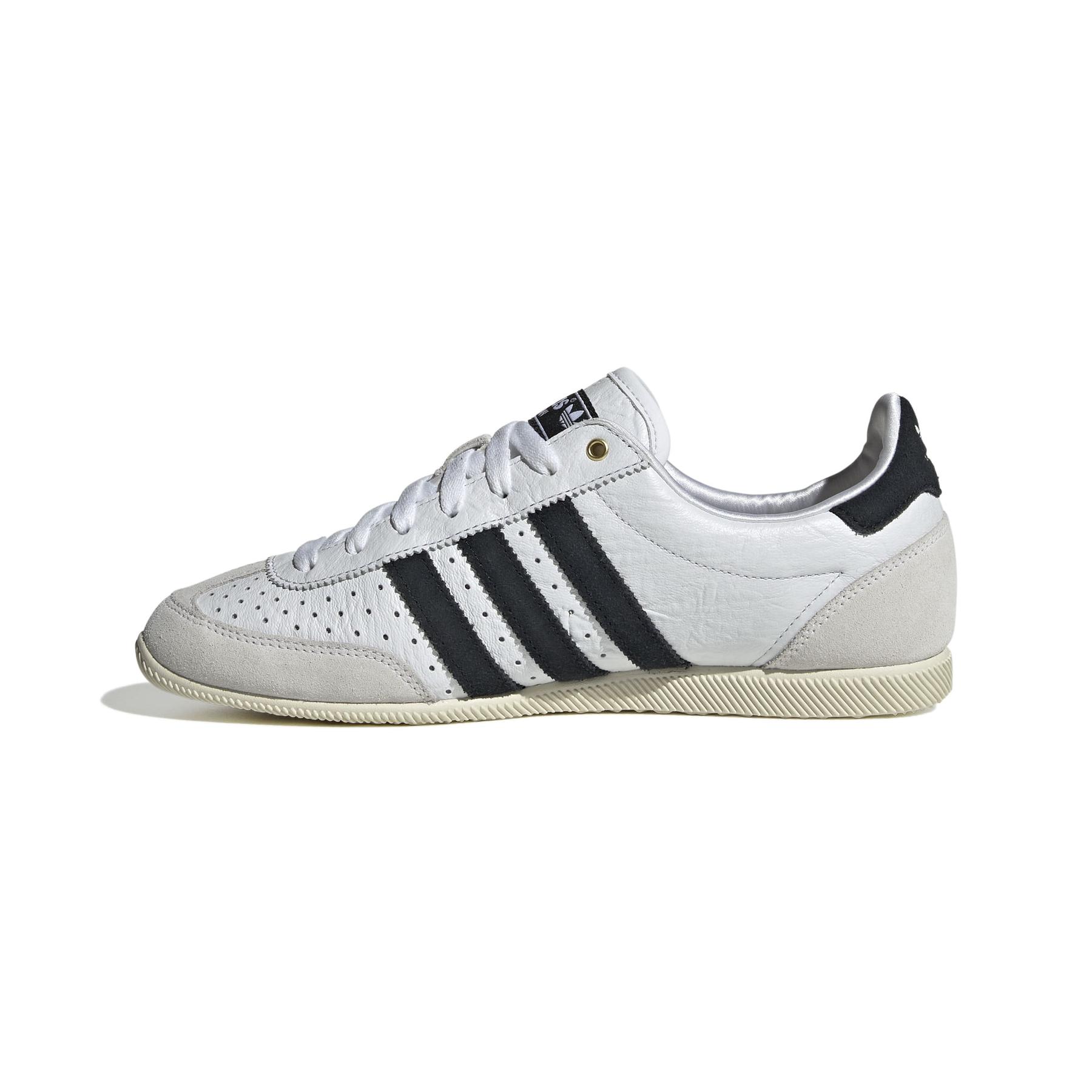 product/2/0/2025_08_adidas_ih5489_5_footwear_photography_side_medial_center_view_white.jpg