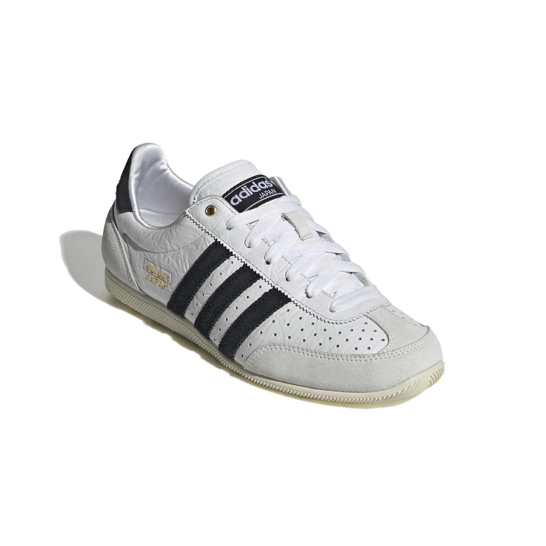 product/2/0/2025_08_adidas_ih5489_6_footwear_photography_front_lateral_top_view_white.jpg