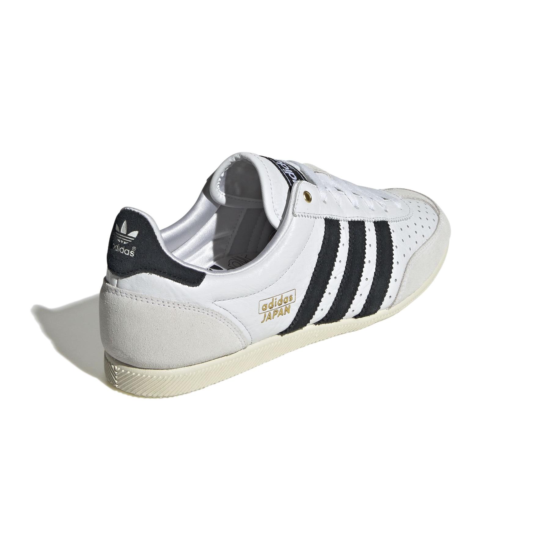 product/2/0/2025_08_adidas_ih5489_7_footwear_photography_back_lateral_top_view_white.jpg