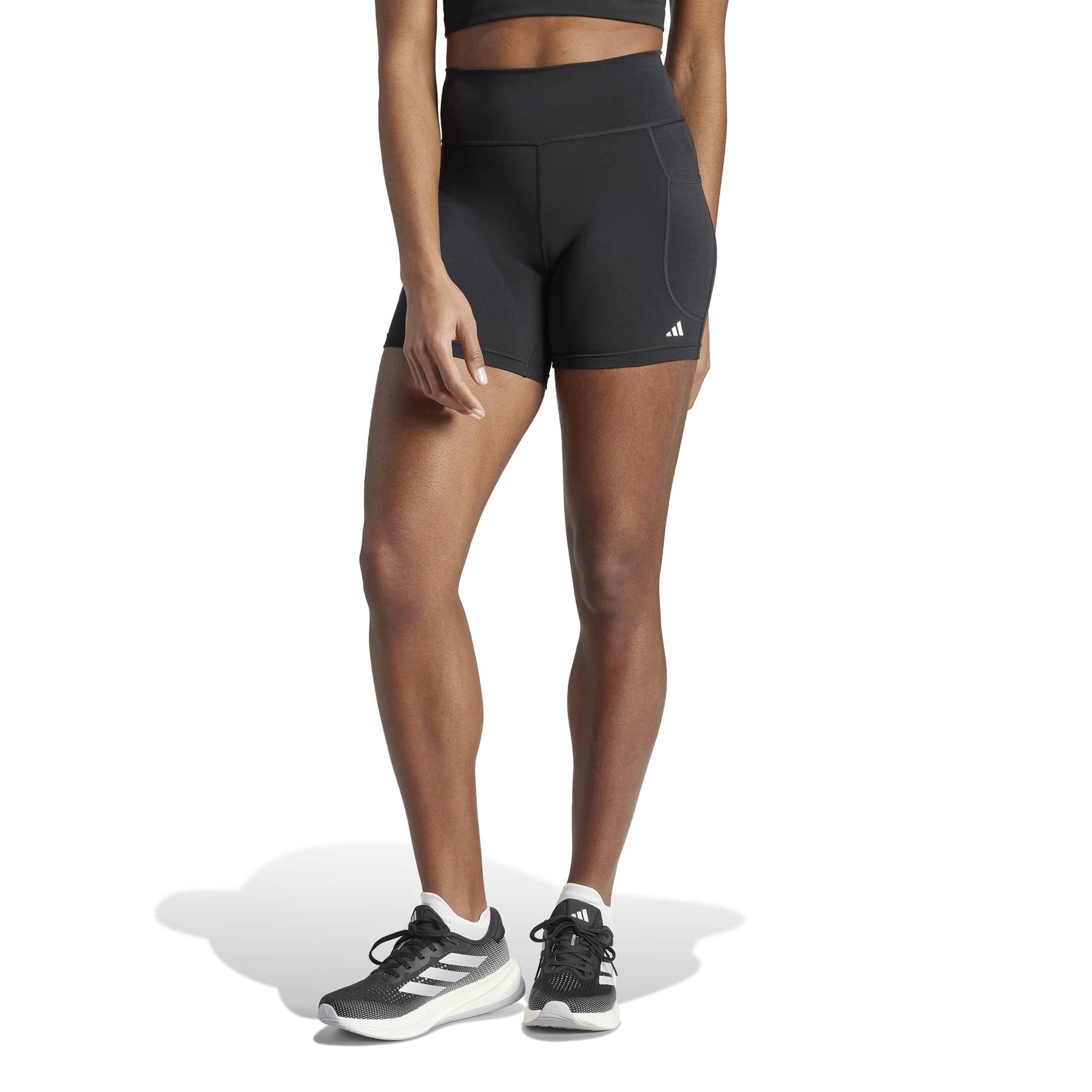 product/2/0/2025_09_adidas_iu1655_3_apparel_on_model_standard_view_white.jpg