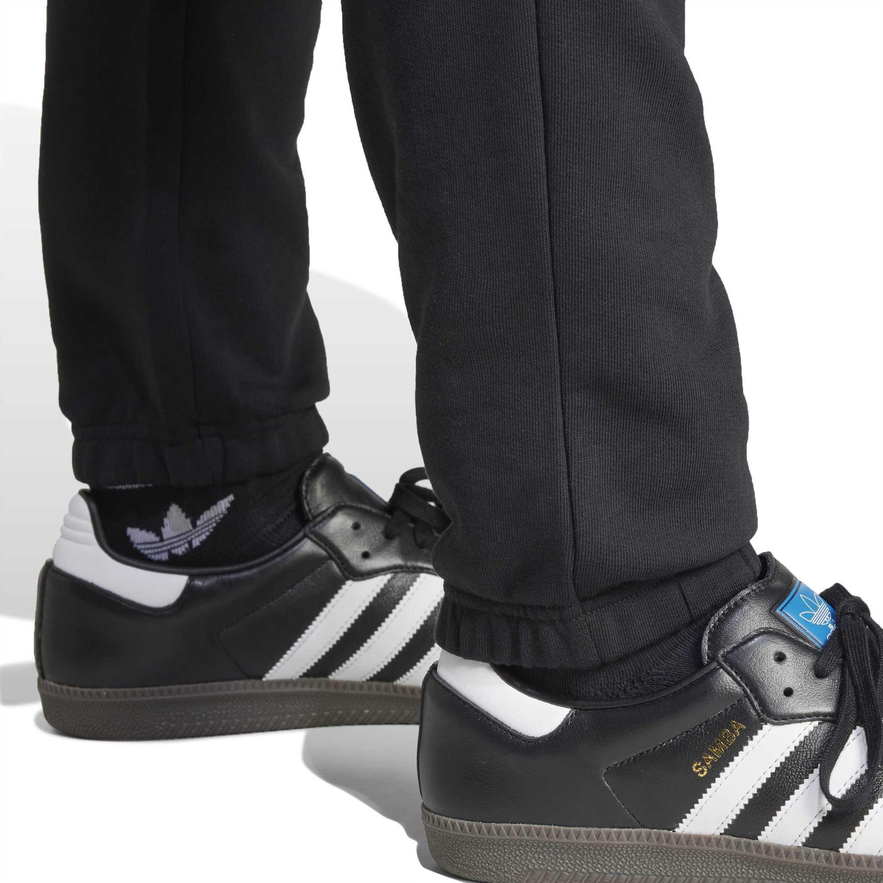 product/2/0/2025_09_adidas_ix7683_7_apparel_on_model_detail_view_2_white.jpg