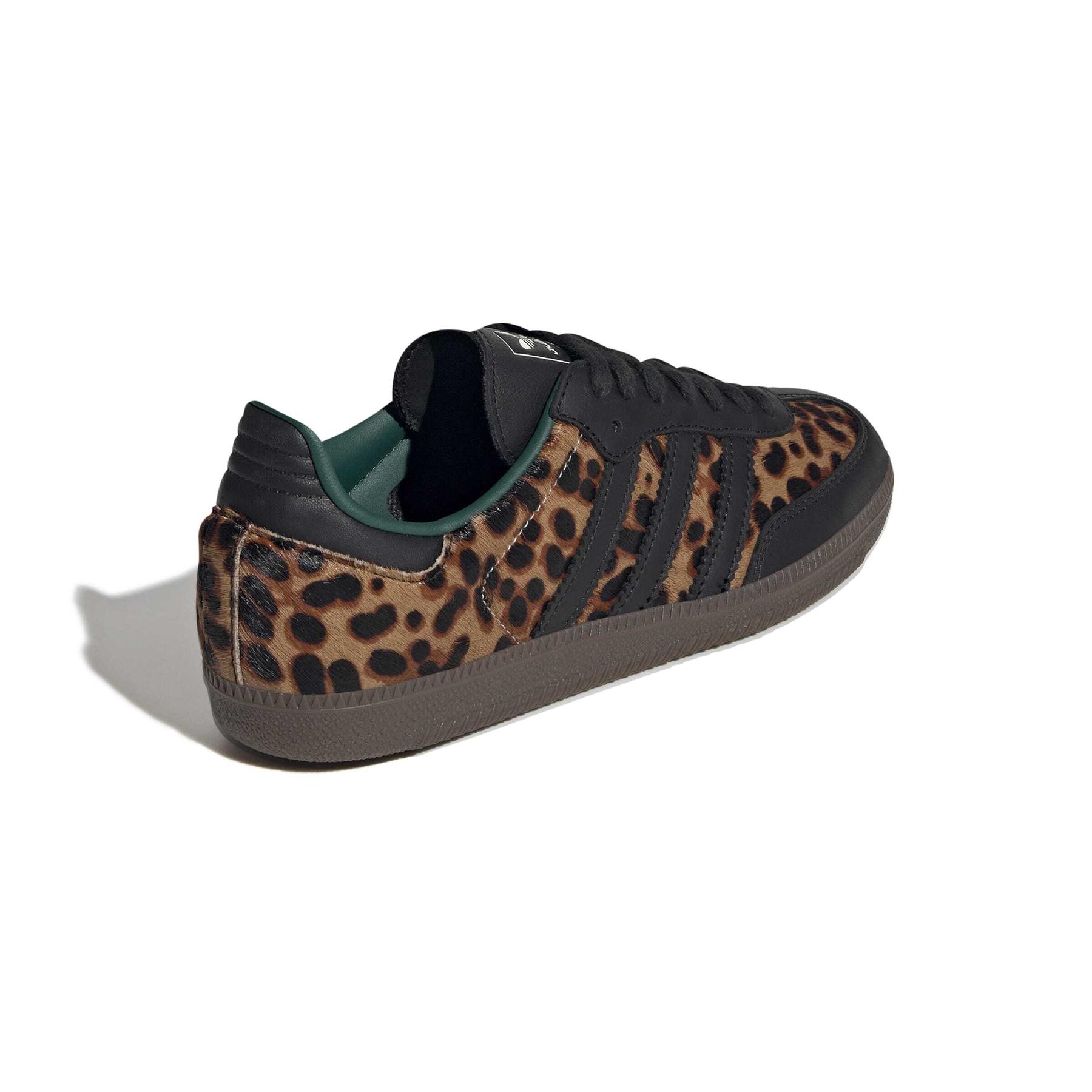 product/2/0/2025_09_adidas_ji2735_7_footwear_photography_back_lateral_top_view_white.jpg