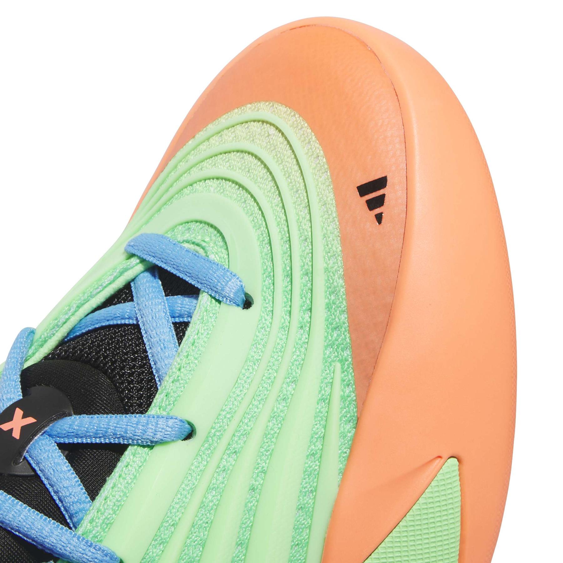 product/2/0/2025_adidas_jp8635_9_footwear_photography_detail_view_2_white.jpg